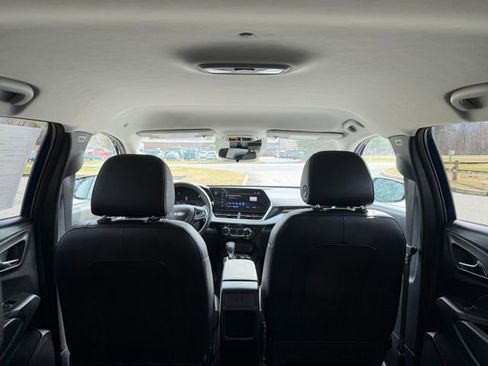 Used 2024 Chevrolet Trax LT w/ Driver Confidence Package image 13