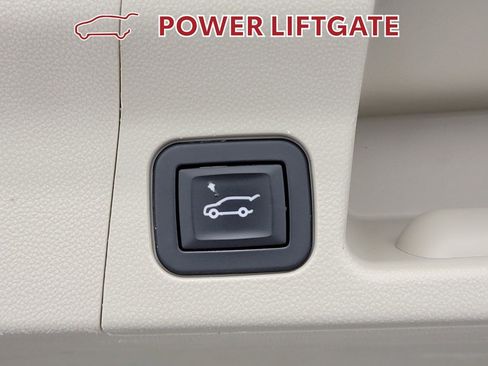 Used 2017 GMC Acadia Denali w/ LPO, Floor Liner Package image 32