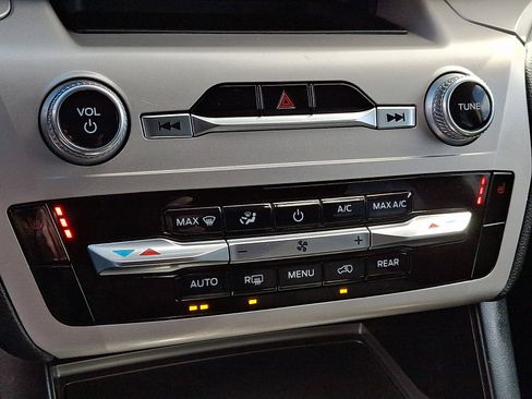 Used 2023 Ford Explorer XLT image 16