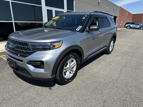 Used 2023 Ford Explorer XLT w/ Class IV Trailer Tow Package AWD/4WD image 10