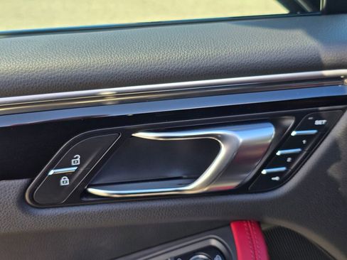 Used 2024 Porsche Macan S image 22