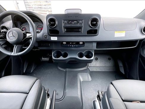 New 2025 Mercedes-Benz Sprinter 2500 image 5