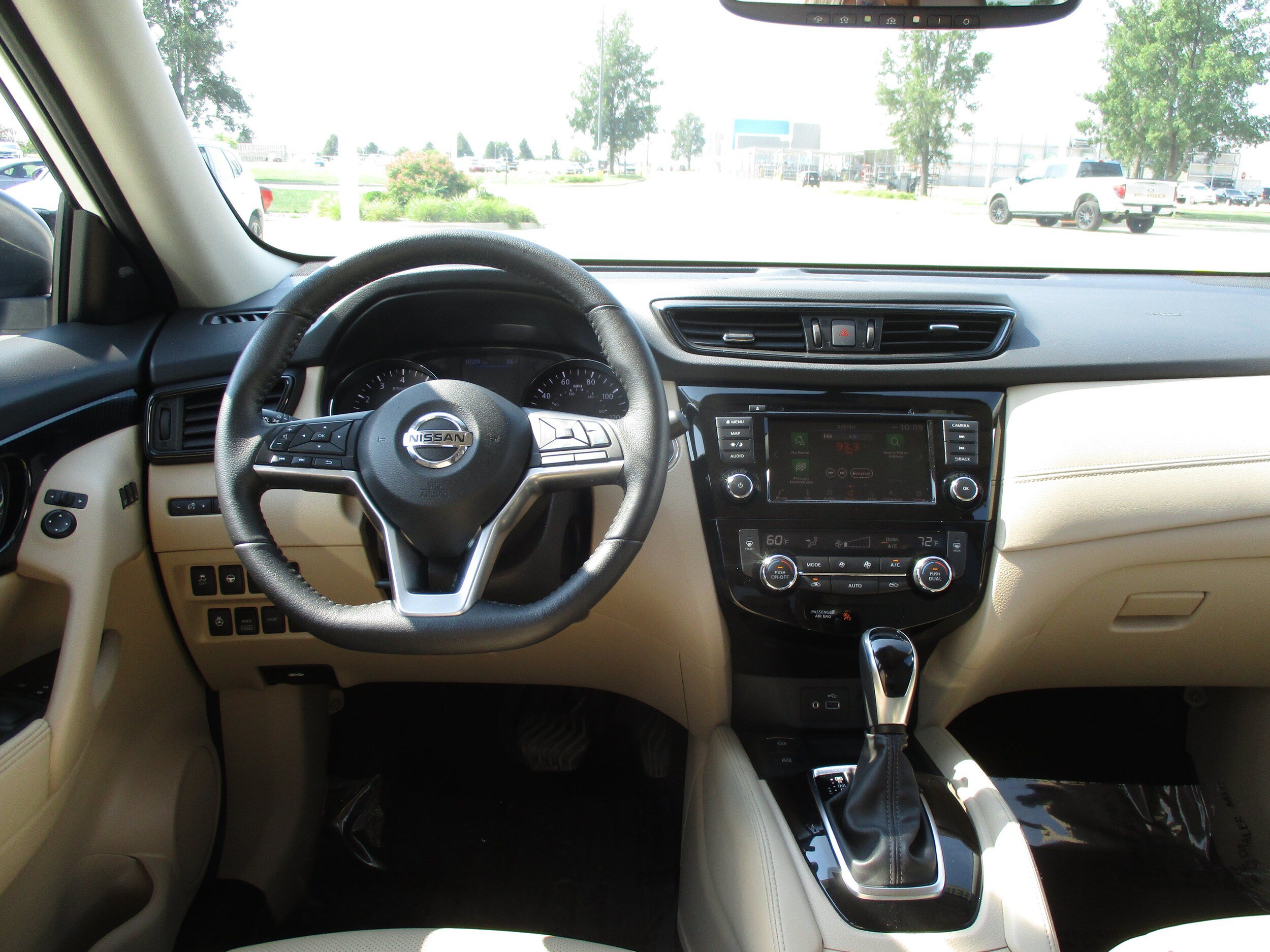 Used 2020 Nissan Rogue SL w/ Premium Package AWD/4WD image 16