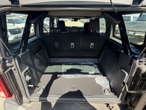 New 2025 Ford Bronco 4-Door AWD/4WD image 17