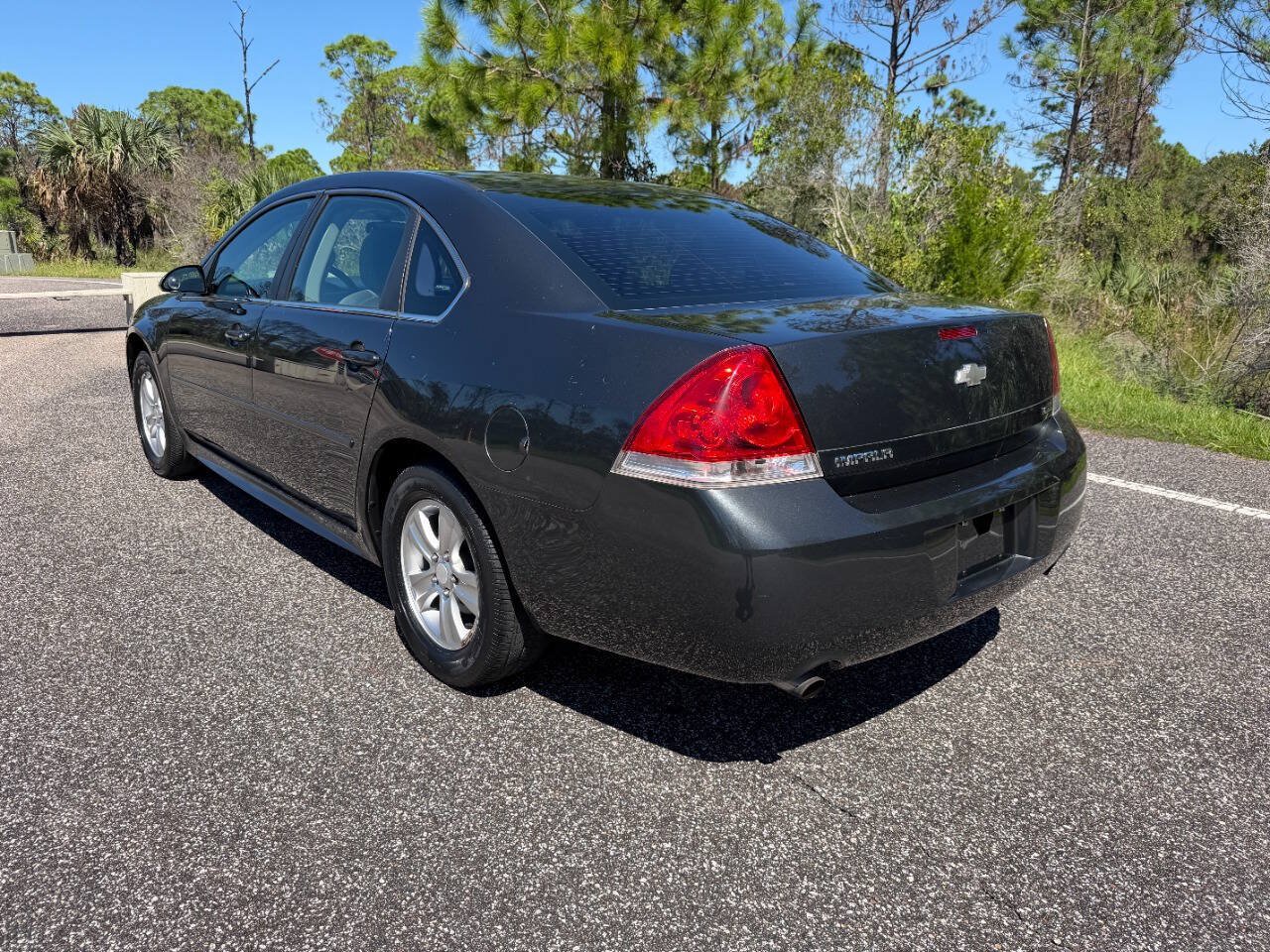 Used 2014 Chevrolet Impala Limited LS FWD image 3