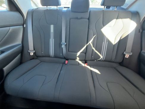 Used 2025 Hyundai Elantra SEL image 41