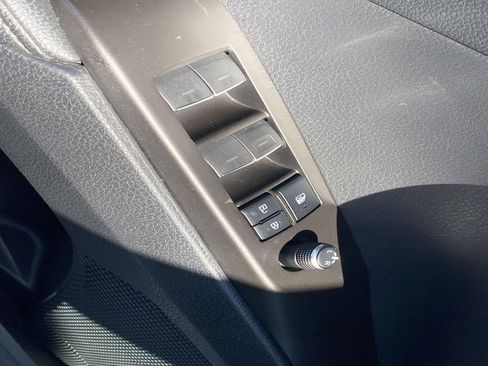 Used 2021 Toyota Camry XLE image 14