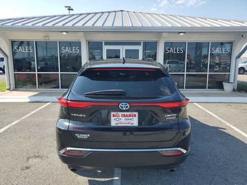 Used 2022 Toyota Venza Limited AWD/4WD image 4