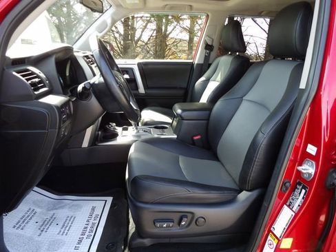 Used 2014 Toyota 4Runner SR5 Premium image 16