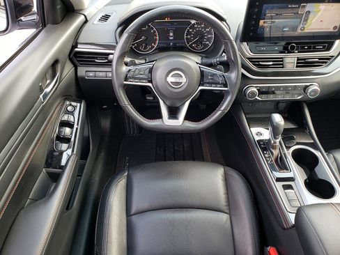 Used 2023 Nissan Altima 2.5 SR w/ SR Premium Package AWD/4WD image 12