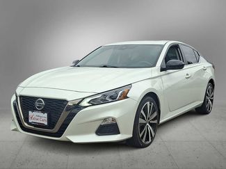 Used 2020 Nissan Altima 2.5 SR w/ Premium Package image 1