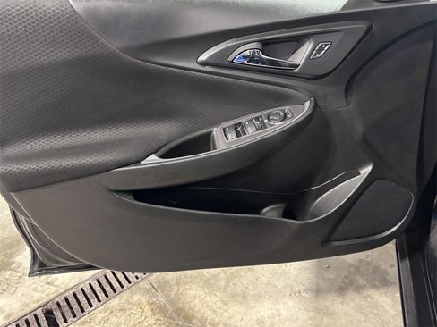 Used 2024 Chevrolet Malibu LT image 9