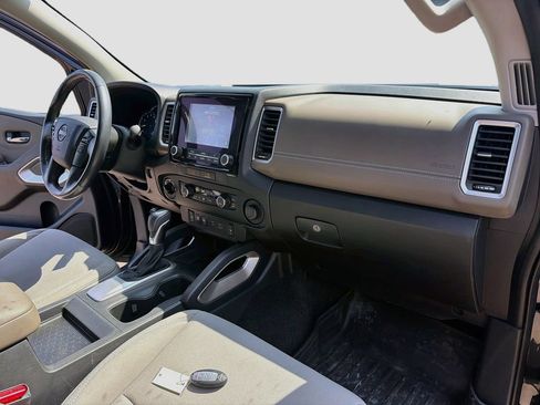 Used 2022 Nissan Frontier SV AWD/4WD image 32