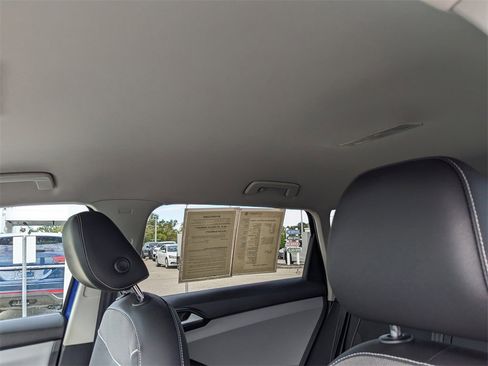 Certified 2023 Volkswagen Taos SE image 24