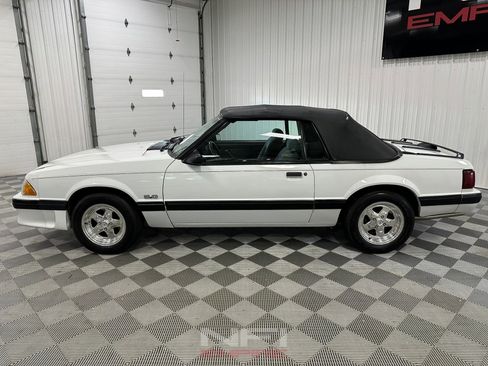 Used 1987 Ford Mustang LX image 4