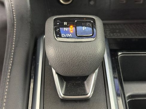Used 2025 Nissan Pathfinder SL FWD image 32