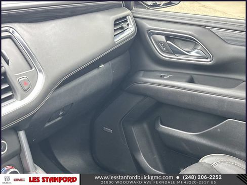 Used 2023 GMC Yukon XL SLT AWD/4WD image 35