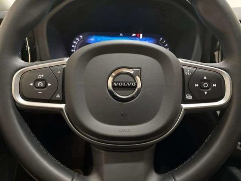 Used 2025 Volvo XC60 B5 Core AWD/4WD image 36