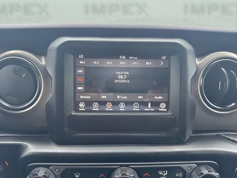 Used 2018 Jeep Wrangler Unlimited Sport S AWD/4WD image 8