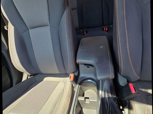 Used 2018 Subaru Crosstrek 2.0i Premium w/ Eyesight System image 23