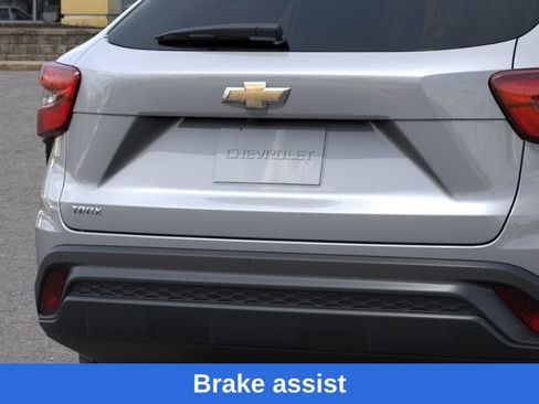 New 2026 Chevrolet Trax LS w/ LS Convenience Package FWD image 15