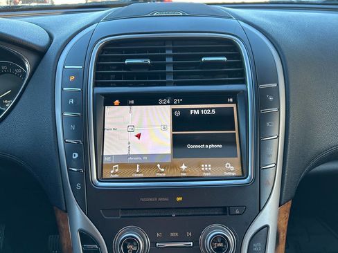 Used 2016 Lincoln MKX Reserve w/ Technology Package image 10