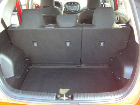 Used 2020 Kia Soul LX FWD image 12