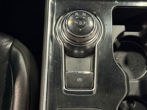 Used 2020 Ford Edge Titanium image 46