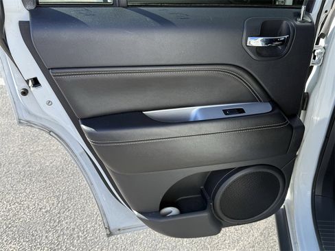 Used 2016 Jeep Compass High Altitude image 22