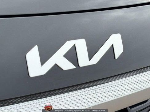 Used 2025 Kia Seltos S FWD image 27
