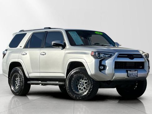 Used 2021 Toyota 4Runner SR5 Premium image 1