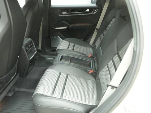 New 2026 Porsche Cayenne GTS AWD/4WD image 27