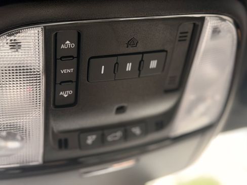 Used 2025 Dodge Durango SRT Hellcat AWD/4WD image 28
