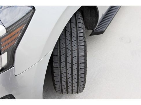 Used 2023 Ford Expedition XLT image 30