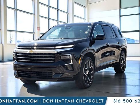 Used 2025 Chevrolet Traverse High Country w/ LPO, Floor Liner Package FWD image 21