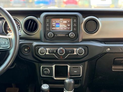 Used 2018 Jeep Wrangler Unlimited Sport image 20