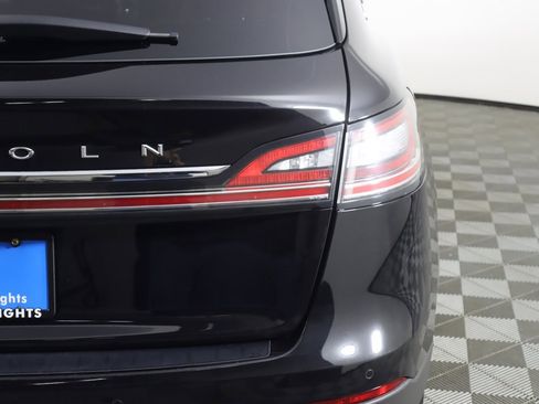 Used 2022 Lincoln Nautilus Reserve w/ Monochromatic Package image 17