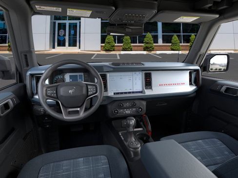 New 2025 Ford Bronco Heritage Edition image 9