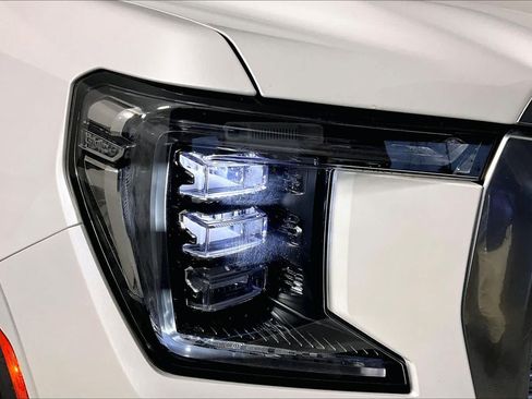 Used 2022 GMC Yukon XL Denali AWD/4WD image 27