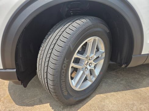 New 2026 Ford Explorer Active RWD image 65