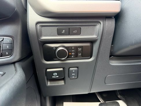 Used 2024 Ford Expedition XLT AWD/4WD image 28