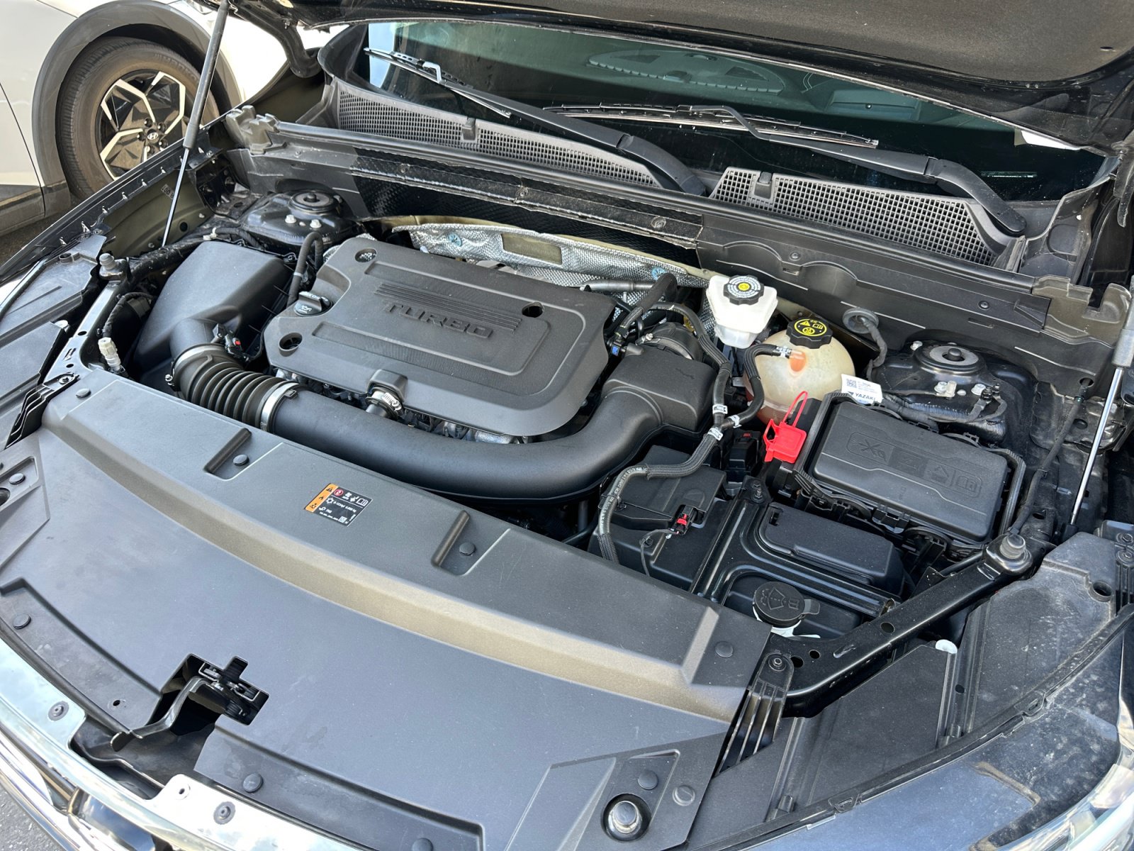 Used 2022 Buick Envision Avenir w/ Technology Package II FWD image 28