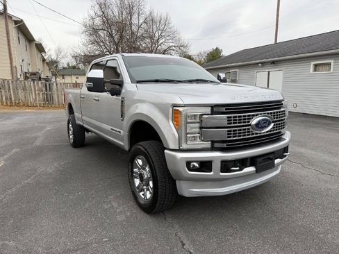 Used 2017 Ford F250 Platinum w/ Platinum Ultimate Package image 3