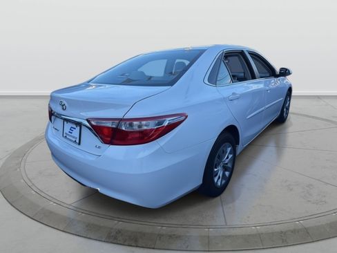 Used 2017 Toyota Camry LE FWD image 12