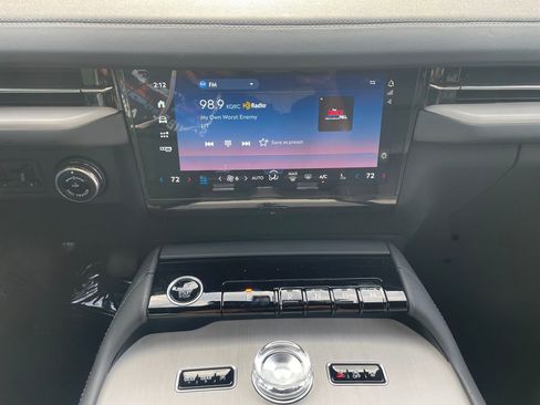 New 2025 Lincoln Navigator Reserve w/ Jet Appearance Package image 10