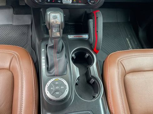 Used 2024 Ford Bronco Heritage Edition AWD/4WD image 35