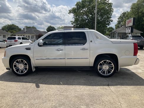 Used 2013 Cadillac Escalade EXT Premium AWD/4WD image 6