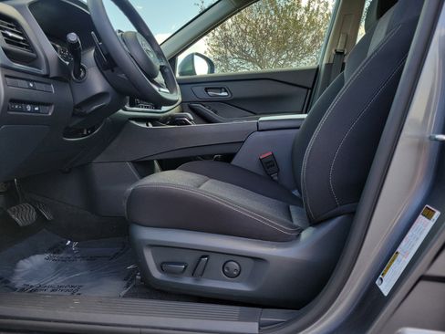 Certified 2024 Nissan Rogue SV image 16