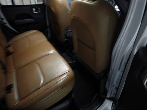 Used 2022 Jeep Wrangler Unlimited Sahara AWD/4WD image 20