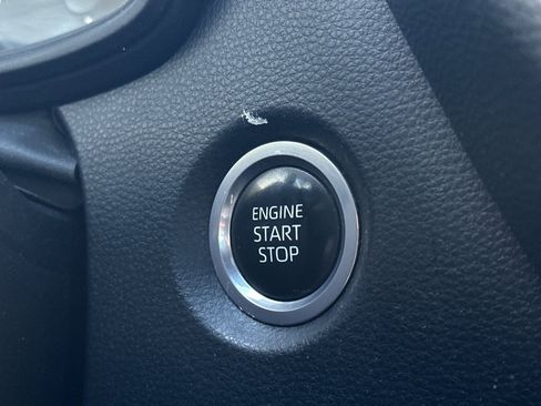 Used 2023 Toyota Corolla SE image 21